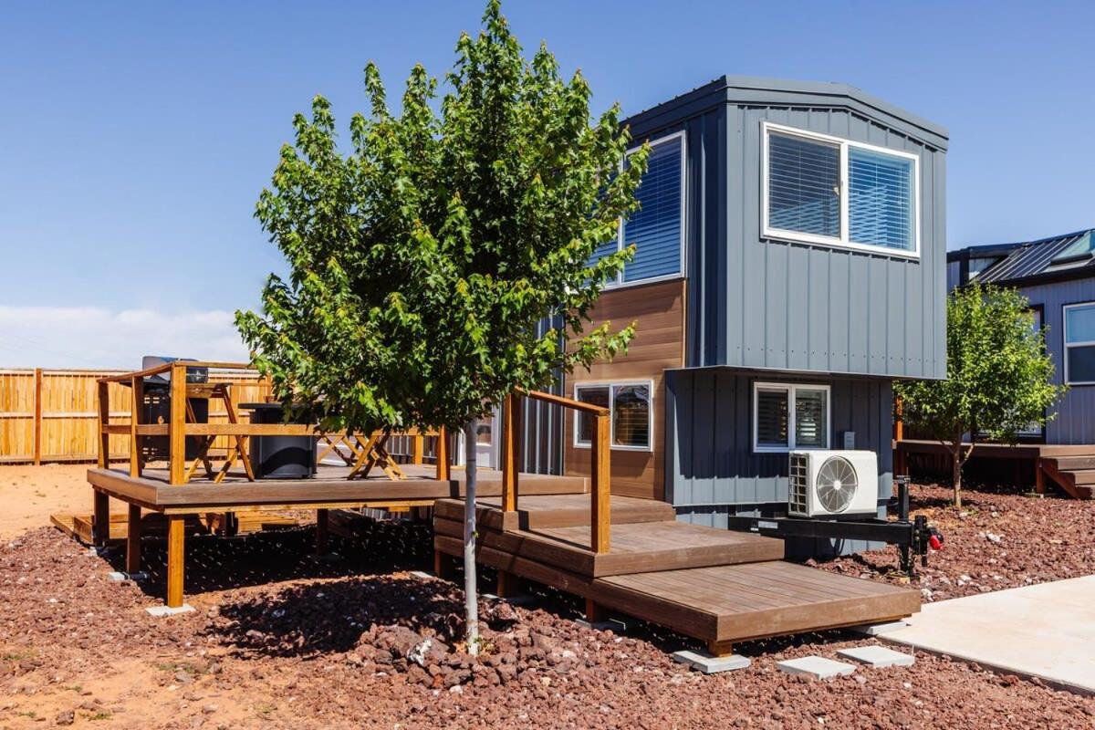 Modern Home With Private Hot Tub Apple Valley Exterior photo